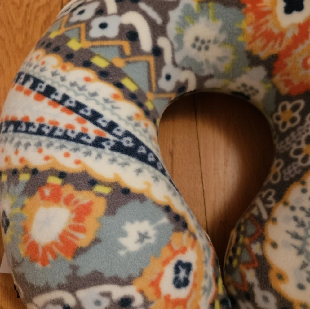 Vera Bradley Travel Neck Pillow NWT